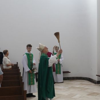 202509 Poświęcenie witraży i kropielnic